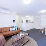 5Mins Walk To Central 2 Bedroom Parking Pool