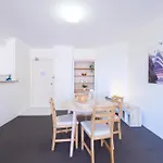 5Mins Walk To Central 2 Bedroom Parking Pool
