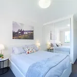 5Mins Walk To Central 2 Bedroom Parking Pool