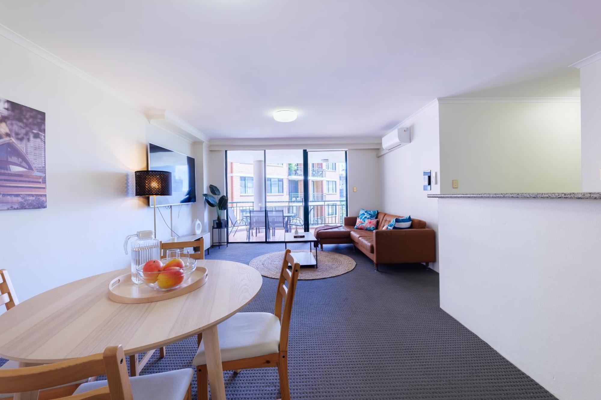 5mins Walk To 2 Bedroom Parking Pool *
