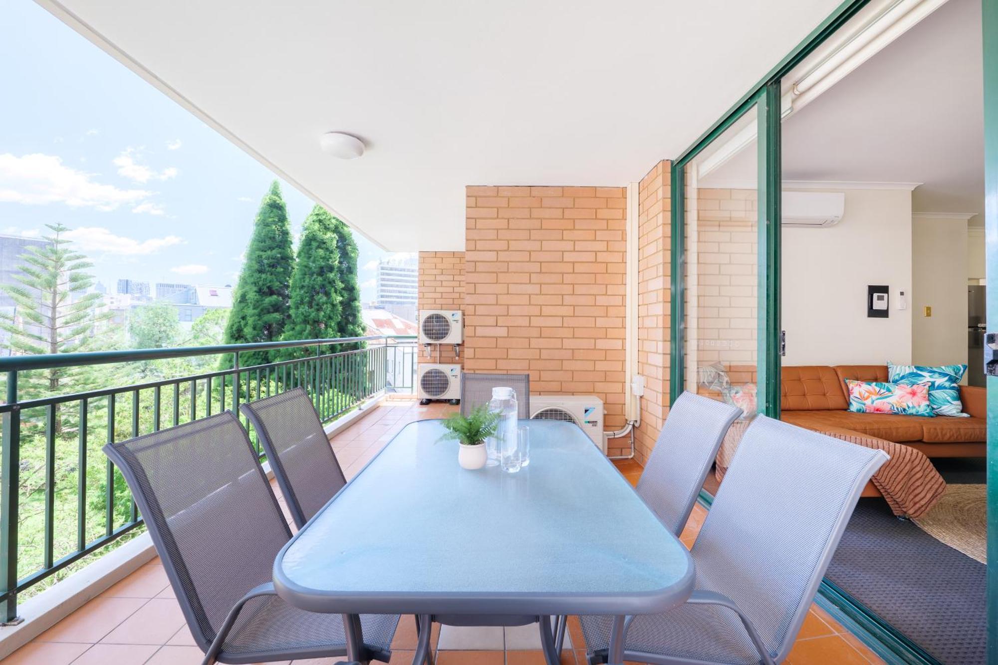 5mins Walk To 2 Bedroom Parking Pool *